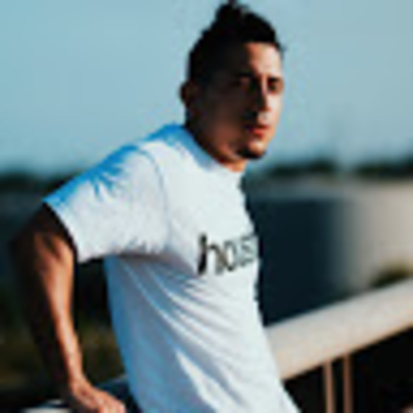 Meet your Posher, Mancini - Picture 1 of 1